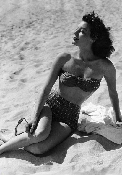 gatabella:Ava Gardner in Spain during the filming of Pandora...