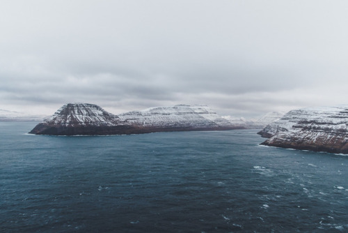 drxgonfly:MOUNTAINS & SEA – Faroe Islands (by Erik Waider)