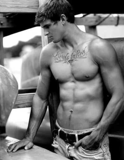 Anyone else has a weakness for tattooed hunks?