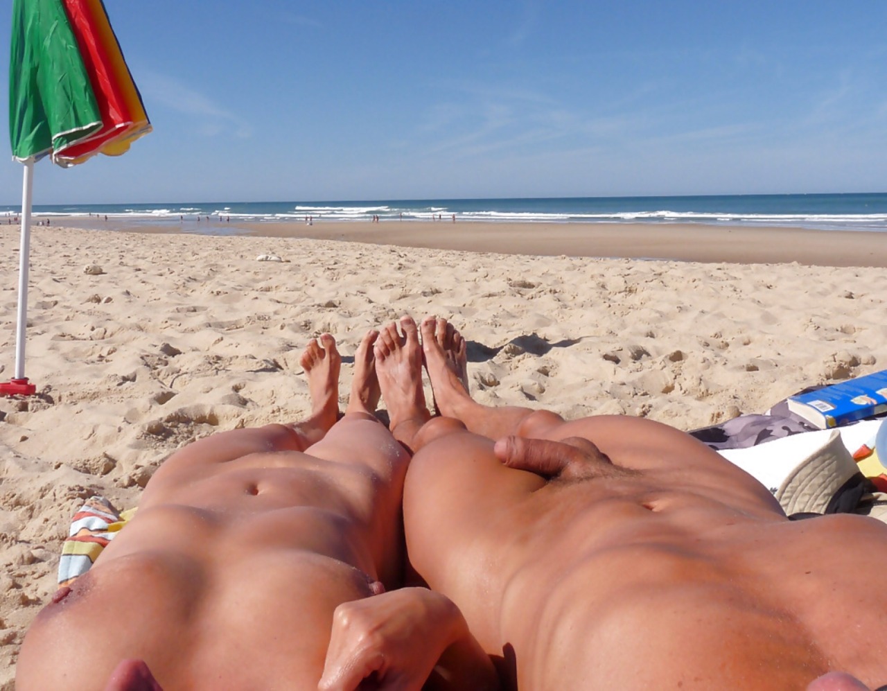 Порно скрытая камера на нудиском пляже