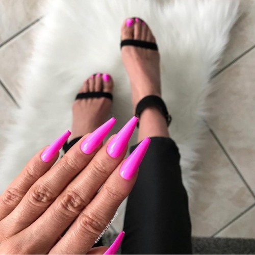 nailsandinspo:Wow…her work . 