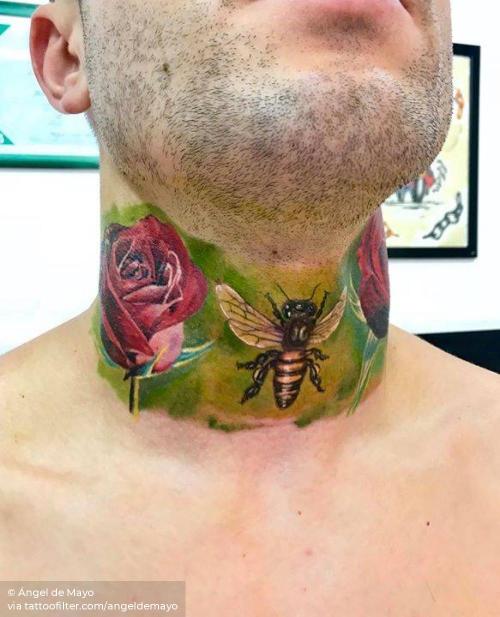 By Ángel de Mayo, done in Alcalá de Henares.... angeldemayo;animal;bee;big;facebook;flower;insect;nature;neck;realistic;rose;twitter