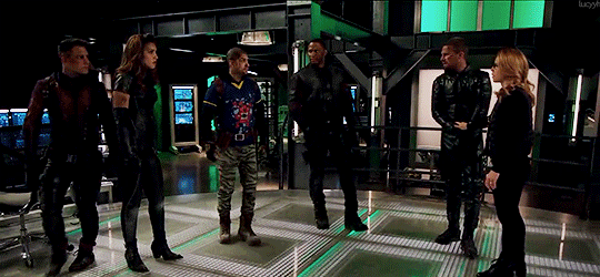 Team Arrow assembling.