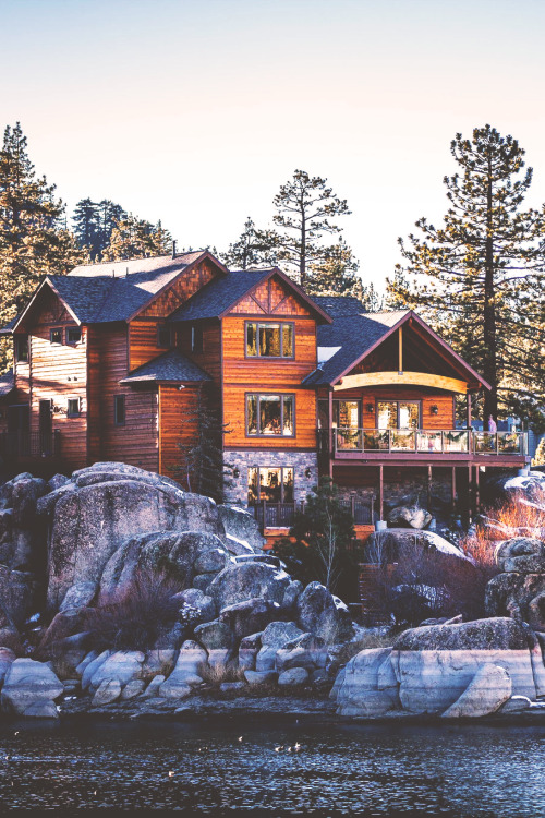 wnderlst:Cabin at Big Bear Lake, California