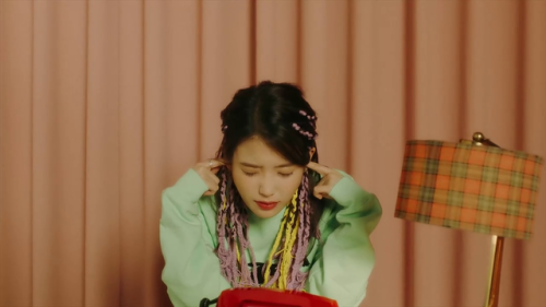 shinees:IU - BBIBBI (삐삐)