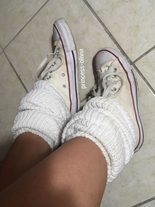 princess-olivia:White converse and slouch socks are such a...