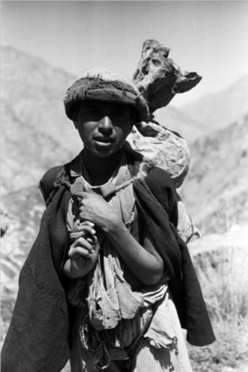 warkadang:Gujjar men and boys in Nuristan, Afghanistan. Pitt...