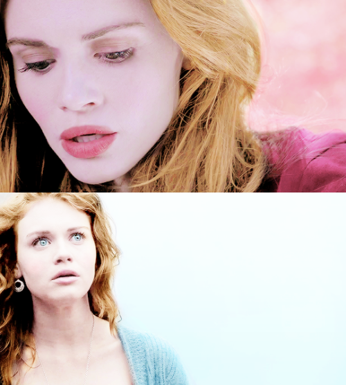 lorainess:color meme = lydia martin in pink & blue...