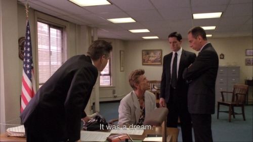 perception-de-ambiguity:We live inside a dream.Twin Peaks #2.2...