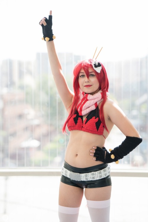 yoko yoko littner Gurren Lagann Tengen Toppa Gurren Lagann otakon otakon 2017 cosplay cosplayer anime crochet crocheting geek nerd fangirl fandom otaku thigh highs shorts yarn green eyes model girl cute kawaii summer 2017