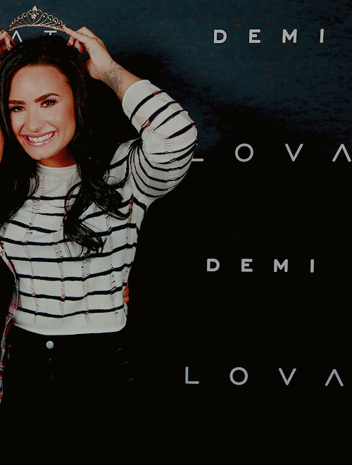 demetria lovato.  - Página 35 Tumblr_pp4vvzlBdR1reblqyo1_500