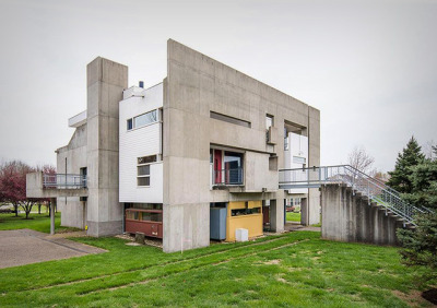 ofhouses:<br />524. José Oubrerie /// Miller House /// Lexington, Kentucky, USA /// 1987<br />OfHouses presents “35, rue de Sèvres - part VII“:José Oubrerie (French), 6 years: 1959-1965.(Photo: © Samuel Ludwig.)<br />