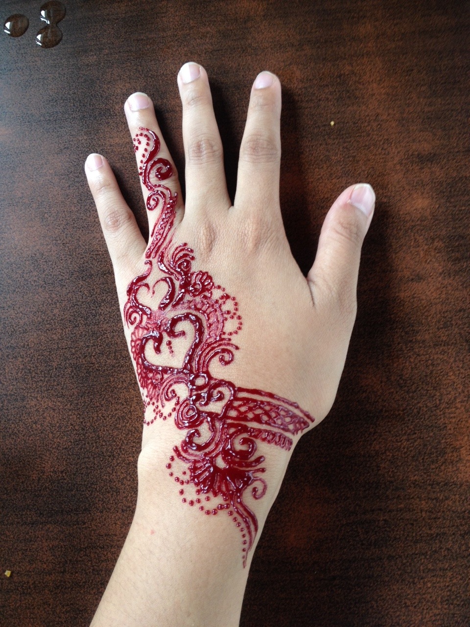 Gambar Hiasan Henna Di Tangan MODELEMASTERBARU