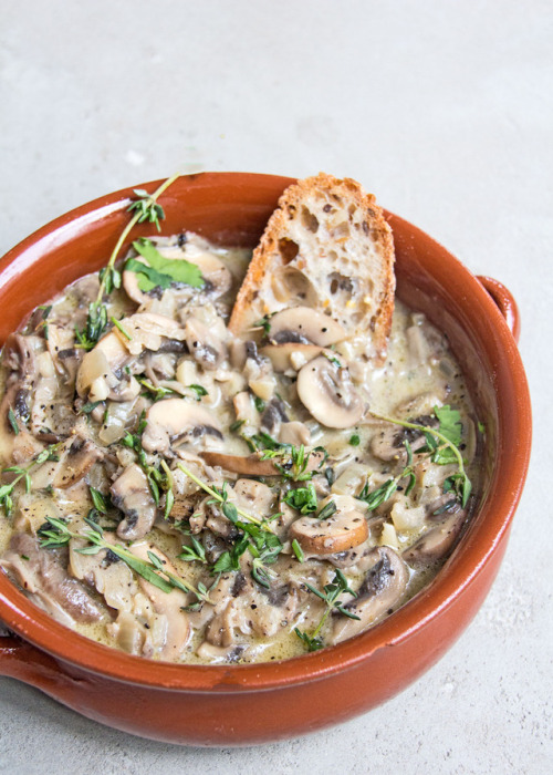 foodffs:CREAMY GARLIC AND THYME MUSHROOMSFollow for...