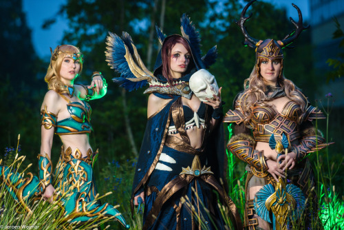 shiaya-costumes:Some more Guild Wars 2 Cosplay goodness !!!...