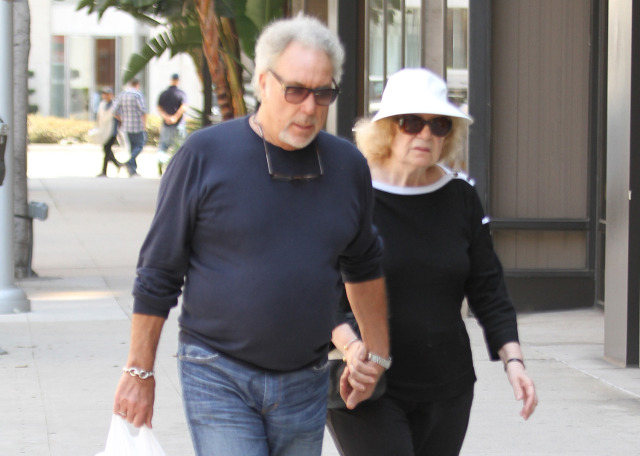 Celebrity Lane - Tom Jones’ wife Lady Melinda Rose Woodward dies...