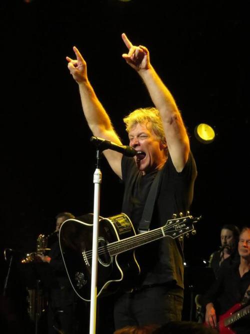 lydia-jovigirl:JBJ & the Kings of Suburbia performing at...