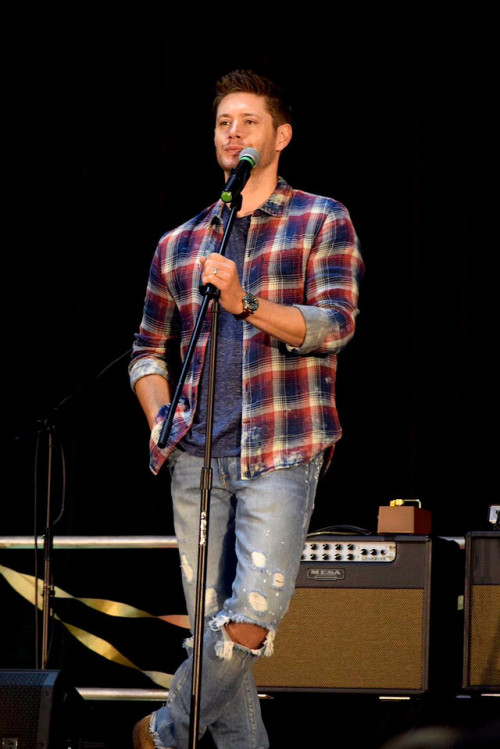 stellina-4ever:Jensen Ackles during SPNNJ  - September 30,...