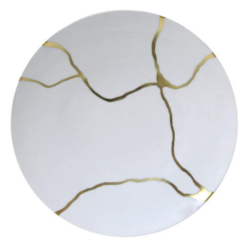 insipit:Kintsugi objectsKintsugi (golden joinery) or...