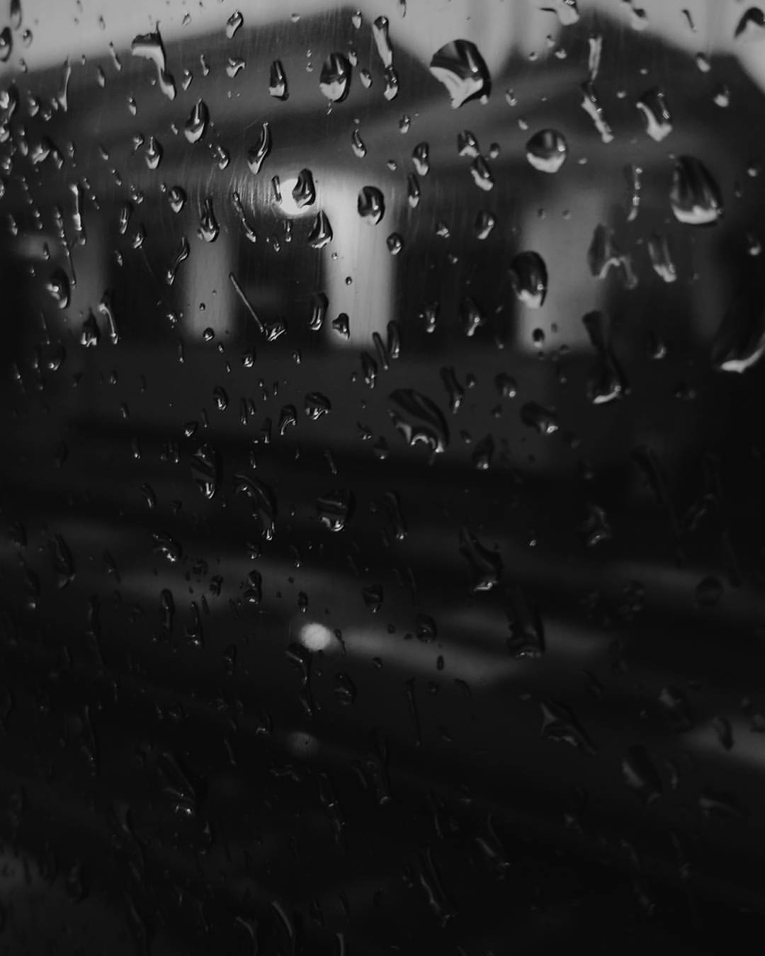 19 Gambar Hujan  Turun Di Malam Hari Rudi Gambar