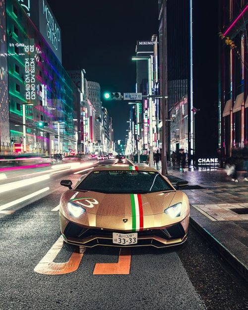 alexpenfold:Tokyo nights. @vb3333h @hachinoko_torako...