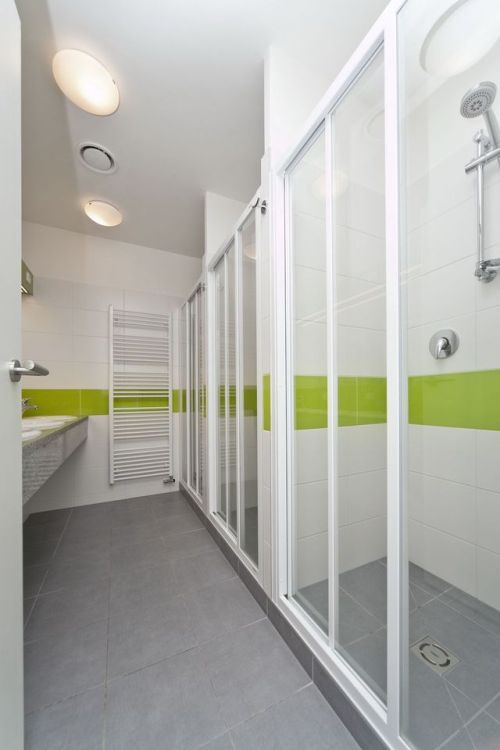 showerspecialist-london:Transparent shower cubicles at Hostel...