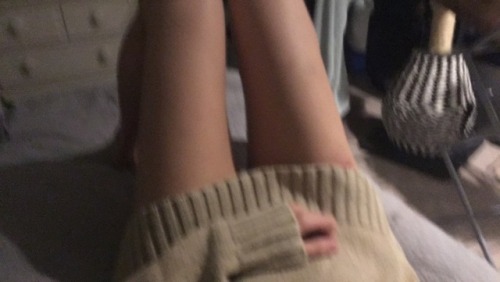 inanimate-dolls:Sweater/oversized thinspo for anon :) (not...