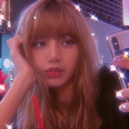 lalisa manoban; 8/10