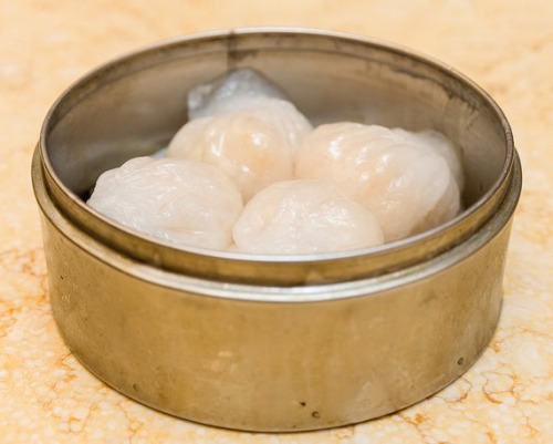 everybody-loves-to-eat:Dim SumDim sum is a style of Cantonese...