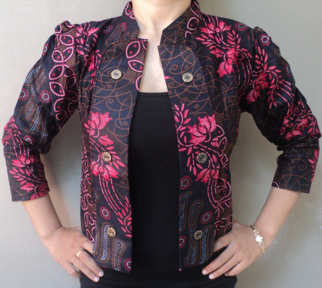 SANTISHOP Trendy dengan Blazer Batik