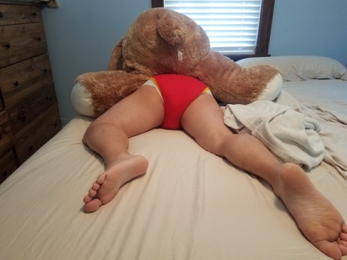 chubblesbear:Doesn’t @wetonpurpose look adorable in his thick,...