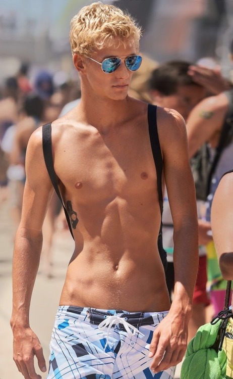 Skinny gay guys