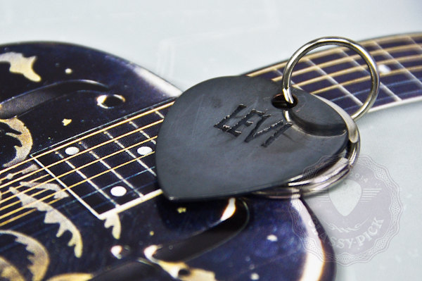 ClassyPick custom guitar pick jewelry — Name guitar pick
