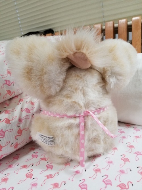 pocket-furbs:here’s furby with his new apron!!the heart on the...