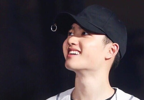 peachboydyo:Kyungsoo looking up at you (◍•ᴗ•◍)♡ ✧*。