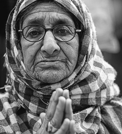 bnwsouls bnw_captures humanity_shots_ portraitphotography bnwlife canon bnw_bodylanguage gallery_legit bnwmood bnw_humanlife canonphotography instapic kings_third_age gallery_of_bw