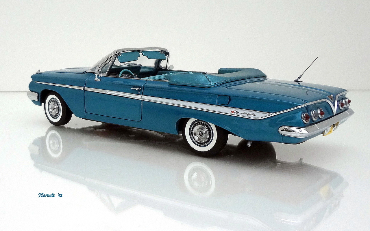 DIECAST MANIA • 1961 Chevrolet Impala Convertible A 1:24 scale...