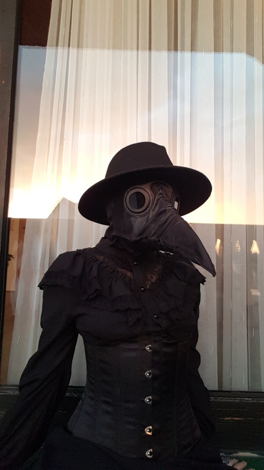 black plague mask | Tumblr