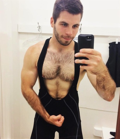 Nipple pigs - A blog focused on gay nippleplay