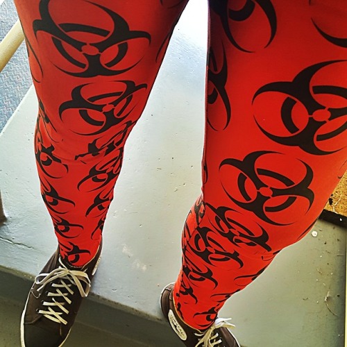 Going old school with my very first pair of leggings today ☣☣☣