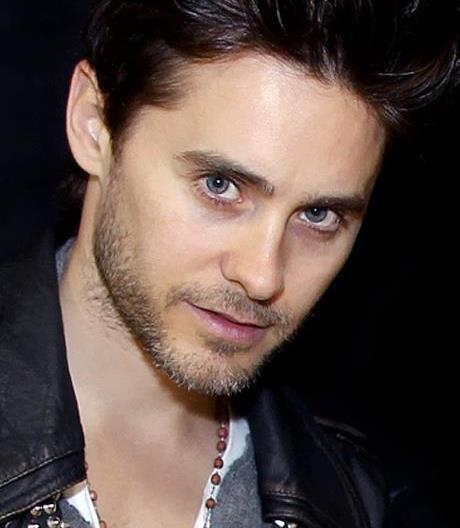 Ohhhh, how I love that slight smirk! - Jared Leto is the prettiest