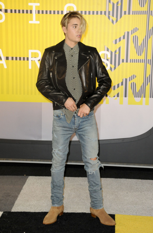 bieber vma outfit