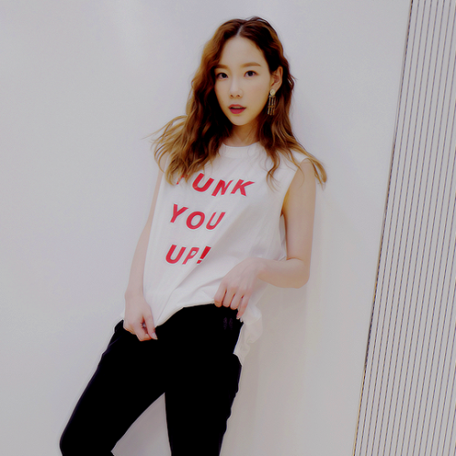 red-shidae:.: TAEYEON - YSNEAKERS X ASTELL&ASPR :.