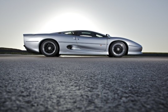 صورة 422 - Jaguar XJ220