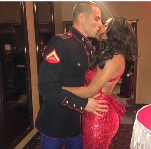 whitemenlookingforblackwomen:Military couple!❤️