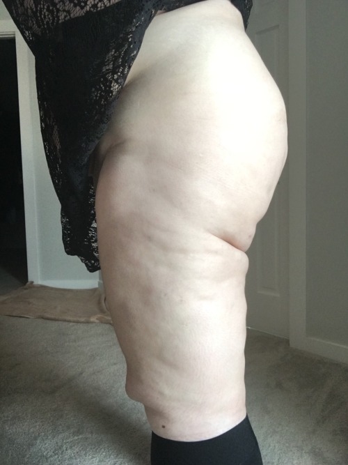 big-beautiful-princess:How does my ass look in this dress? You...