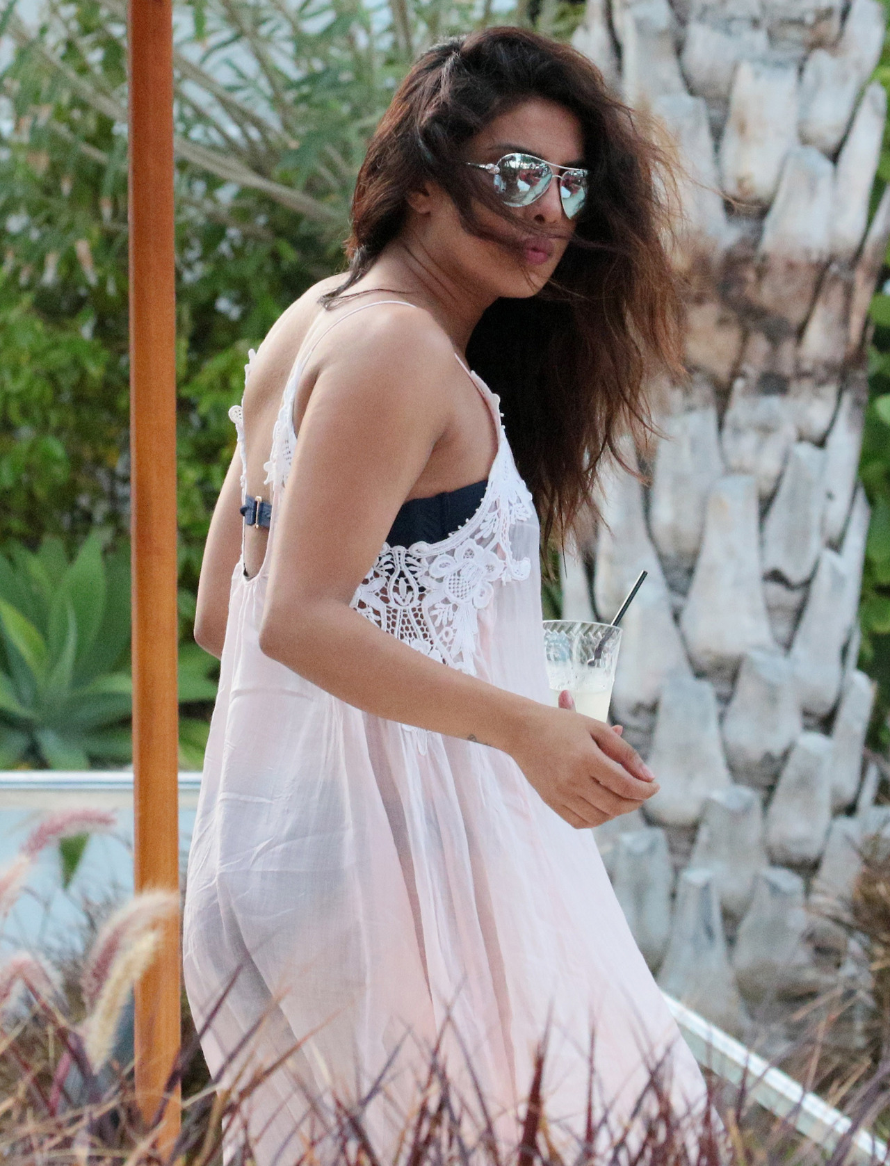 Sexy Bollywood Celebrity Pictures Priyanka Chopra Looks Super Sexy In Bikini As She 