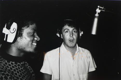 thoseliverpoollads:Two music legends in the studio, Michael...