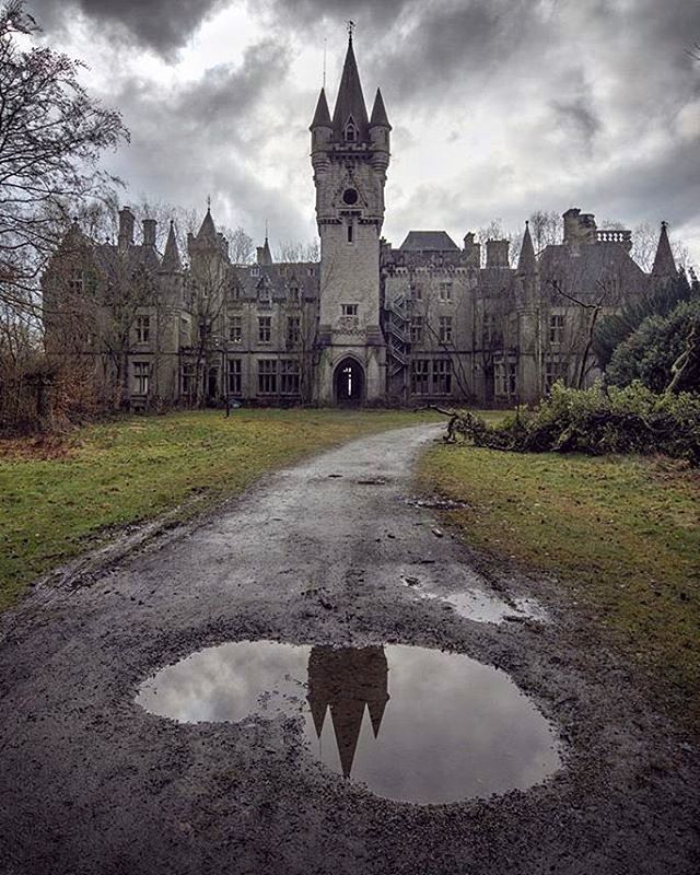 abandoned castle of Noisy