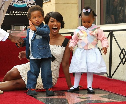 securelyinsecure:Angela Bassett and Courtney B. Vance - The two...